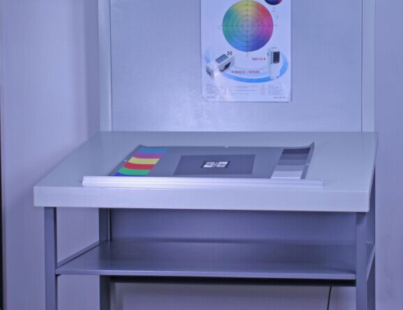 CC120 Color Viewer Color Light Box Table