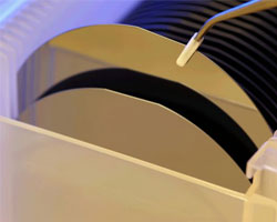 Particle control wafer
